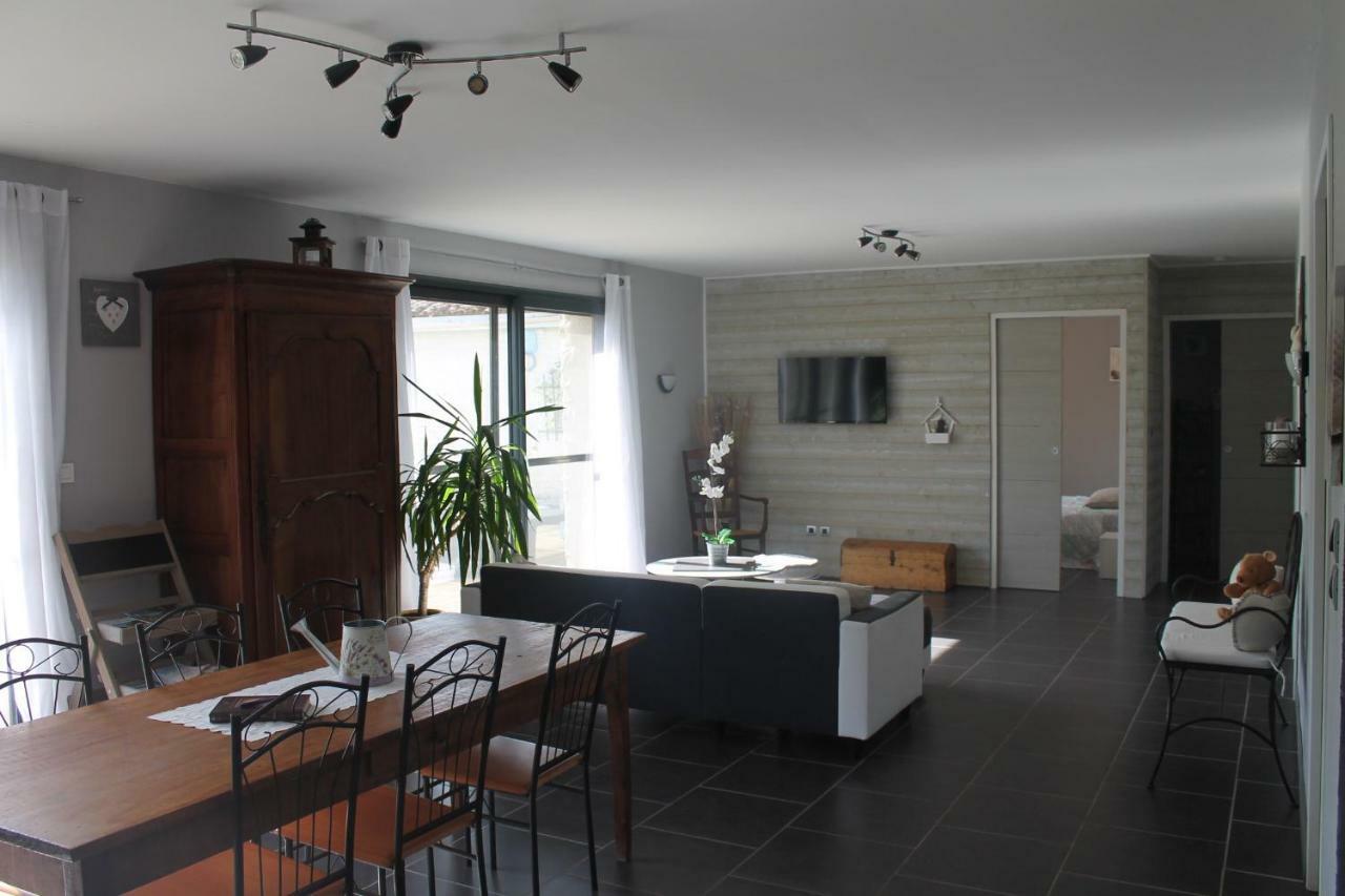 Gite Sud Deux Sevres Marigny  Extérieur photo